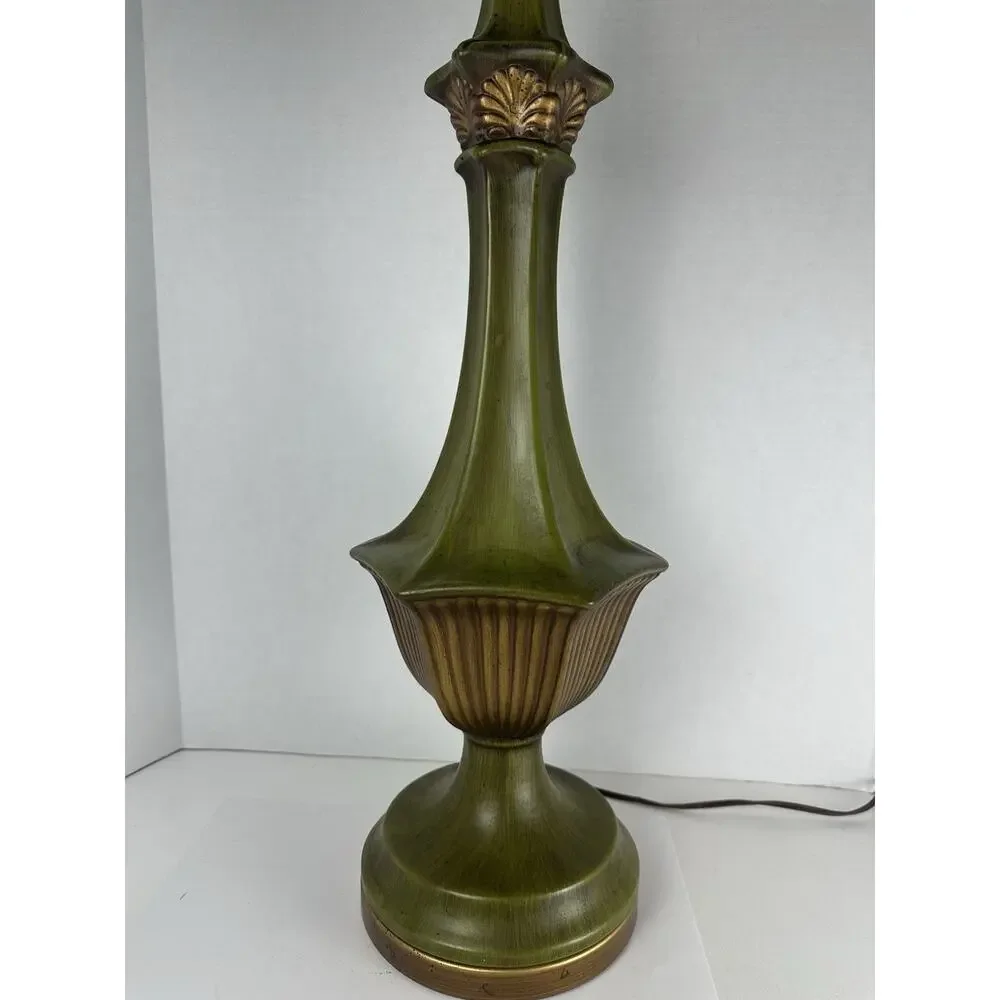 Lovely Mid Century Royal Haeger Table Lamp Orig. Finial & Gold Label Green VTG